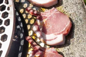 Lire la suite à propos de l’article Du lard ou du cochon : L’art de choisir sa pièce de viande pour le barbecue